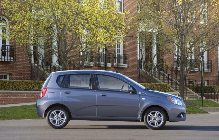  Chevrolet Aveo5 LT 2009 года  (фото 23 из 27)